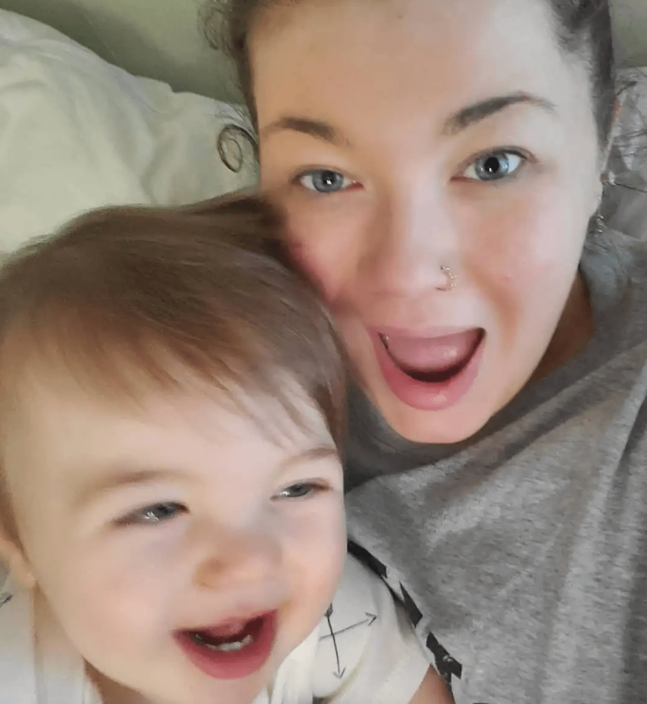 Fans implores Teen Mom Amber Portwood to “hang in there” as she posts a picture of herself unconscious in bed.