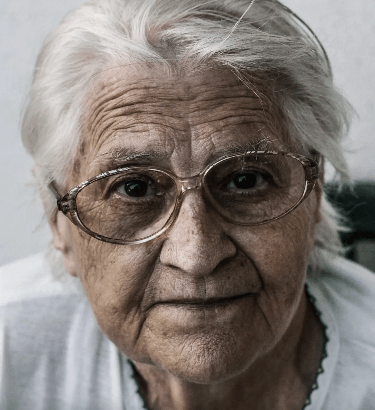 Grandchildren Want to Rob Grandma and Get Rid of Her