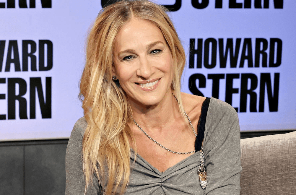 Despite admitting, “I don’t really like looking at myself,” Sarah Jessica Parker refuses to have plastic surgery