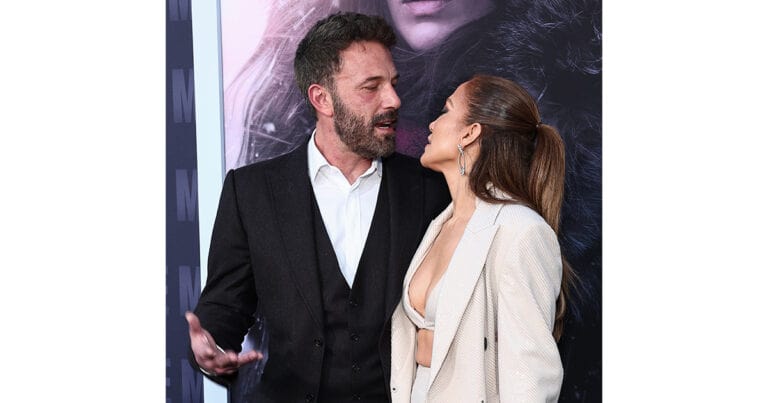 Lip readers have revealed what Ben Affleck said to Jennifer Lopez during their legendary red carpet “argument.”