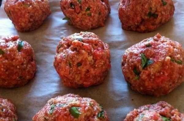 Comforting and Delicious: Easy Baked Meatballs Recipe