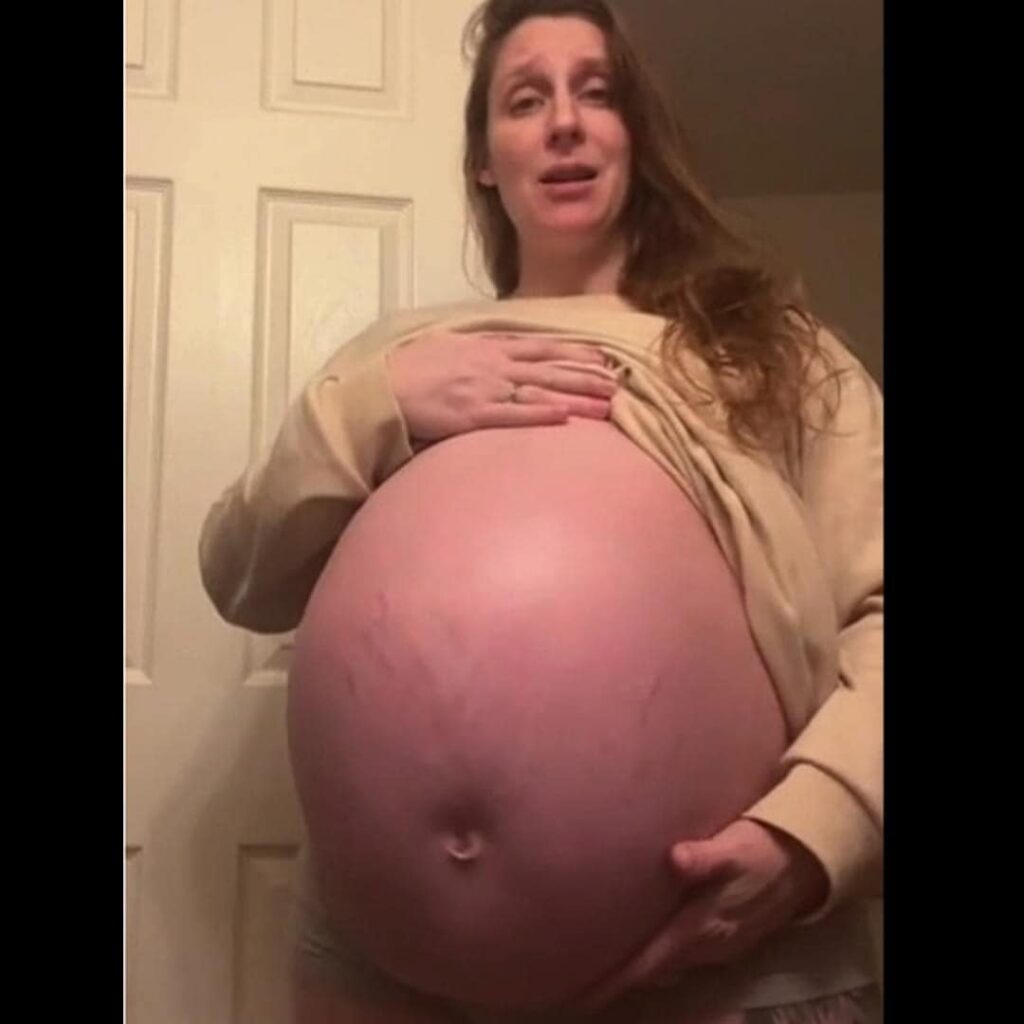 Mom’s pregnant belly was so large that others assumed she was expecting eight babies.