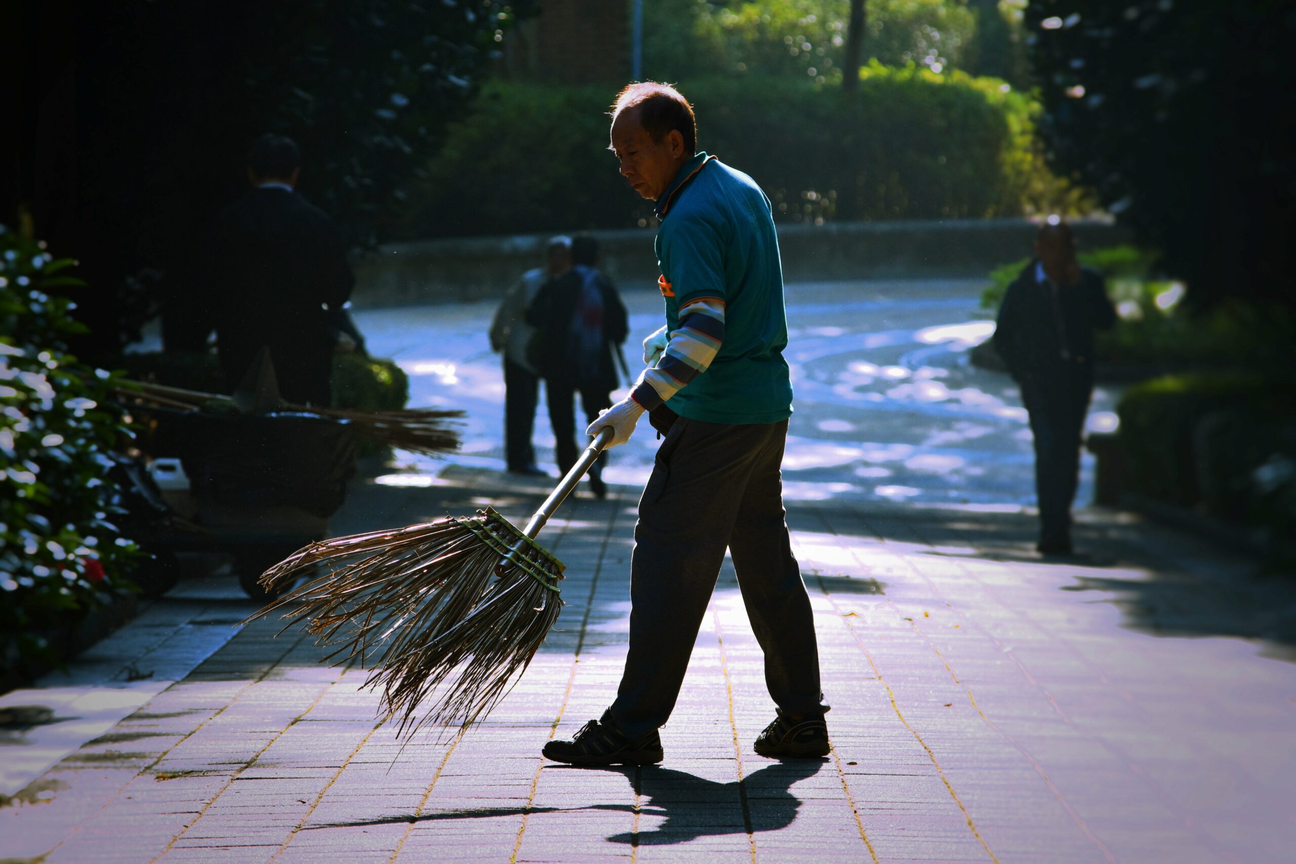 ‘I’m waiting for Mom,’ says the girl to the park janitor; the next day, he sees her still sitting in the same spot.