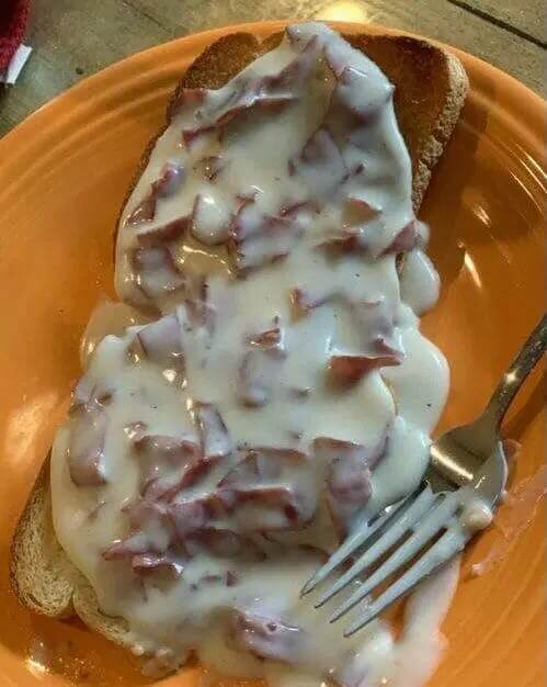 Creamed Chipped Beef on Toast: A Nostalgic Delight