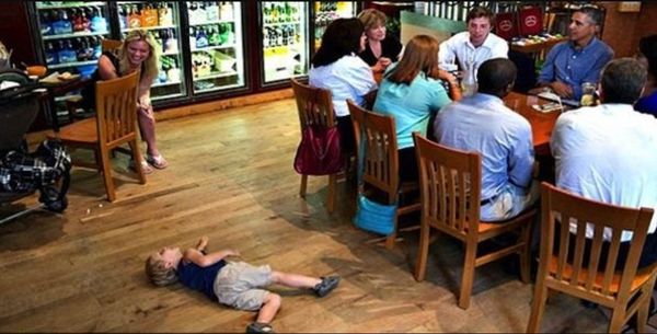 Dining Out with Kids: Should Parents Be Fined?