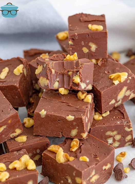 Delicious Chocolate Walnut Fudge: The Perfect Holiday Treat