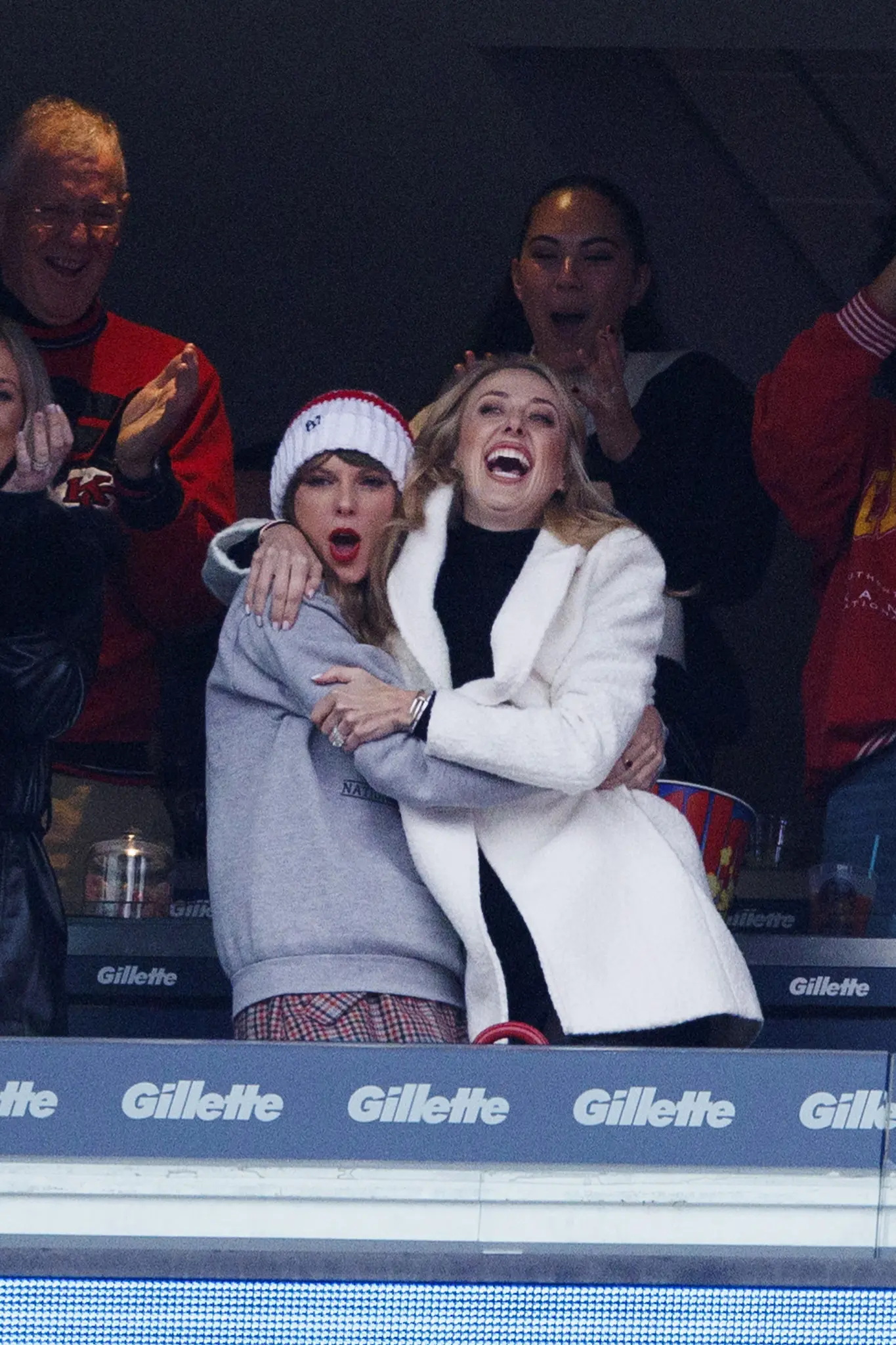 Taylor Swift Rocks Travis Kelce-Inspired Beanie at Chiefs vs. Patriots Game