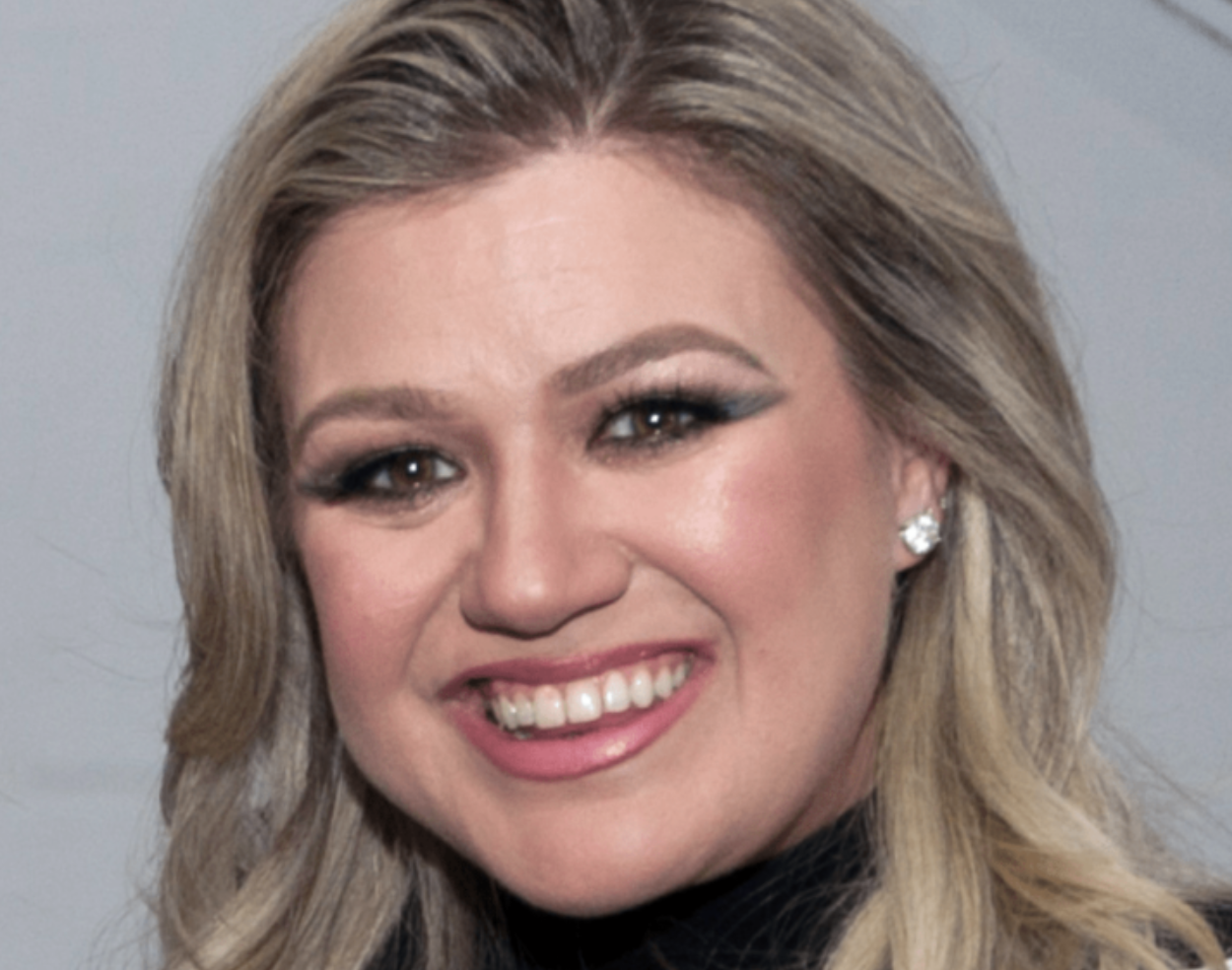 Kelly Clarkson’s Views on Child Discipline: Exploring the Controversy